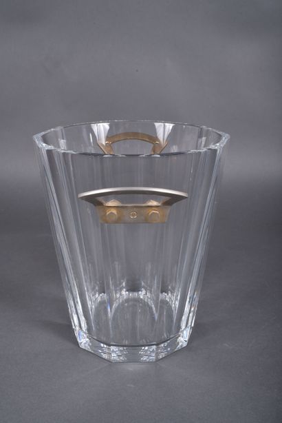 BACCARAT. Flat-rimmed crystal champagne bucket...