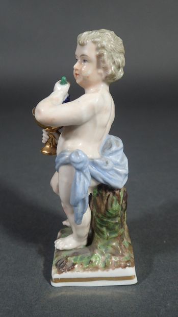 SAXE. Petit sujet en porcelaine polychrome...