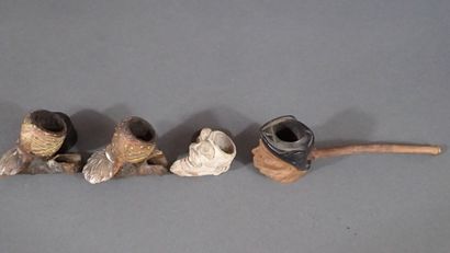Lot de 20 pipes et un porte-pipes à cinq...