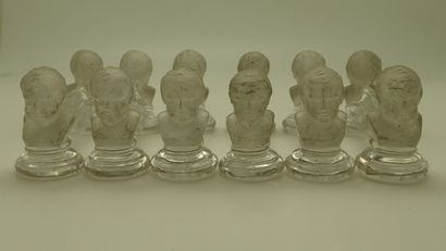 BACCARAT (attribué à)
6 porte-couteaux d'après...