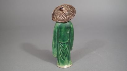 Ensemble de quatre statuettes en grès de...