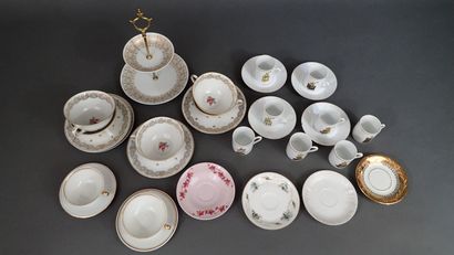 Lot de service à thé-café en porcelaine comprenant...