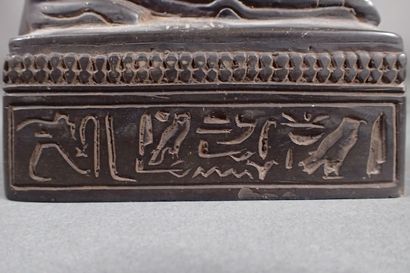 Ensemble de deux statuettes égyptiennes en...