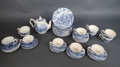 MYOTT. Ensemble en faïence fine anglaise...