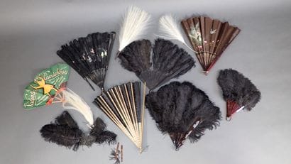 Lot de 7 éventails, XIXème siècle comprenant...