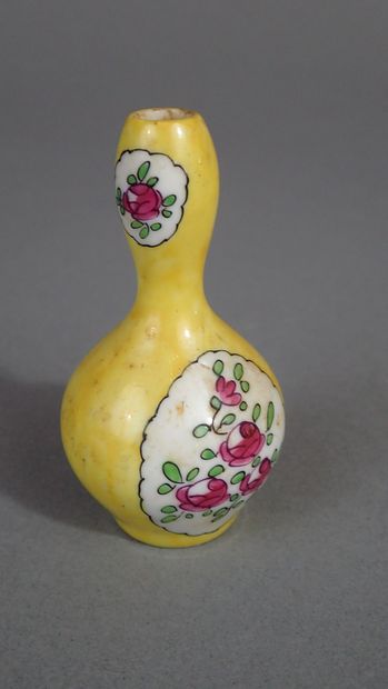 DESVRES France. Vase miniature double gourde...
