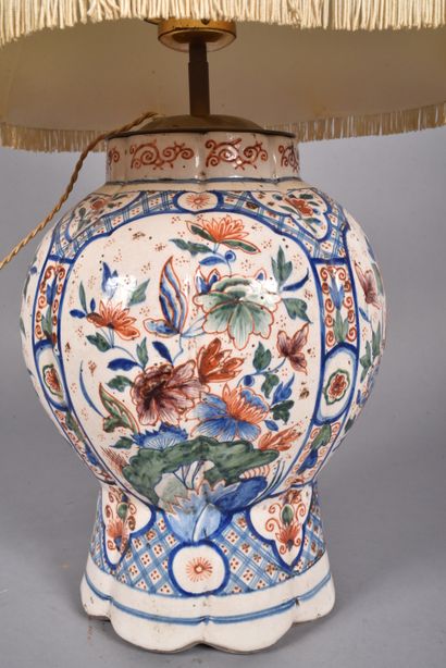 Adrien PYNACKER à DELFT. Vase balustre à...