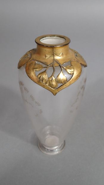 Orivit- Cologne. Vase en verre gravé à décor...