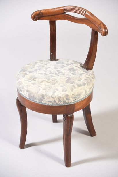 Chaise de harpiste en acajou, le dossier...