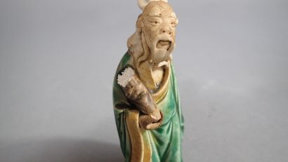 Ensemble de quatre statuettes en grès de...