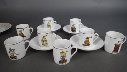 Lot de service à thé-café en porcelaine comprenant...