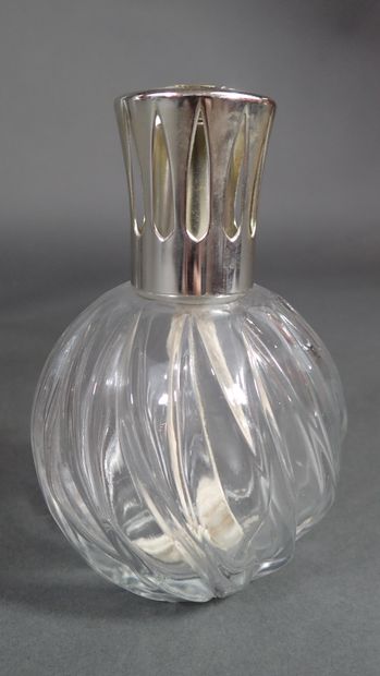 Ensemble comprenant : 
- Une lampe berger...