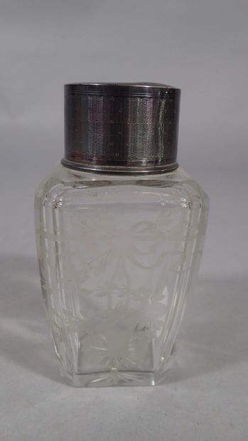 Flacon de toilette en cristal à décor d'un...