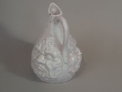 MALICORNE, attribué à. Pichet piriforme anthropomorphe...