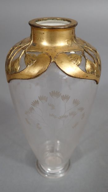 Orivit- Cologne. Vase en verre gravé à décor...