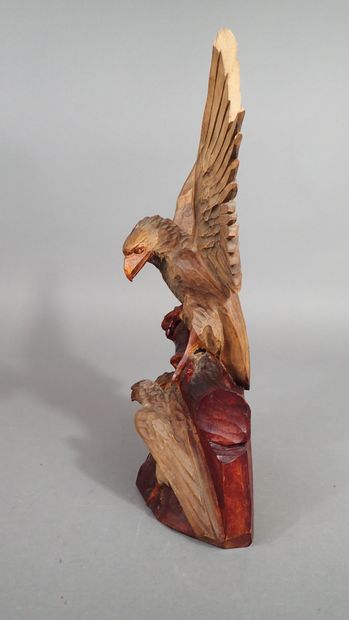 Important sujet en bois sculpté figurant...