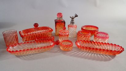 BACCARAT. Partie de garniture de toilette,...