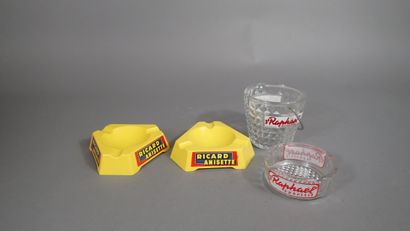 Ensemble d'objets publicitaires comprenant...