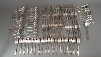 Ménagère en métal argenté, modèle filets...