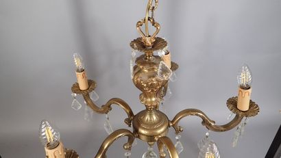 Lustre en bronze doré à pampille à cinq bras...