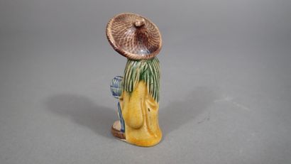Ensemble de quatre statuettes en grès de...