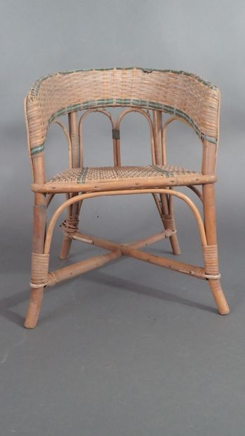 Fauteuil d'enfant en rotin et osier tressé...