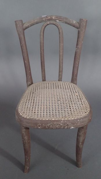 THONET. Chaise d'enfant en bois thermocourbé...