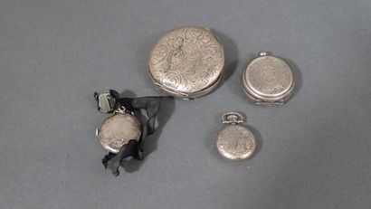 Ensemble comprenant une montre de gousset,...