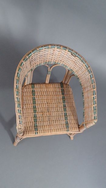Fauteuil d'enfant en rotin et osier tressé...