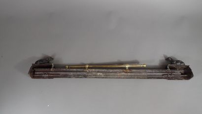 Ensemble en fonte et bronze doré comprenant...