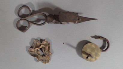 Lot comprenant :
- Mouchette en acier (long...