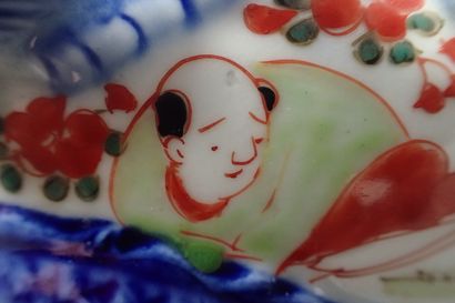 Paire de cache-pots en porcelaine imari à...