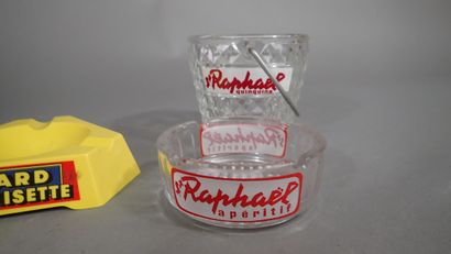 Ensemble d'objets publicitaires comprenant...