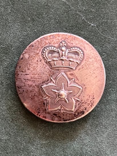 BER. Bouton de tenue de l’équipage de Menetou...