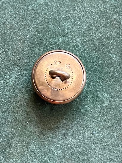 SO. Bouton de gilet de l’équipage des Petites...