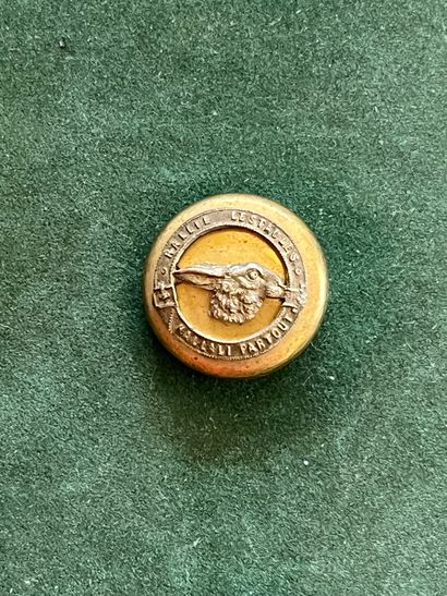 SO. Bouton de gilet du rallie Lestaules (1835-1900)Mrs...