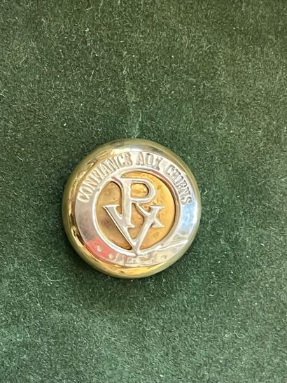 BOURG. Bouton de gilet du vautrait de Ragy...