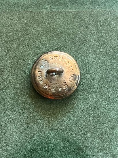 TOU. Bouton de gilet de l’équipage de Longueplaine...