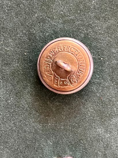 BER. Bouton de gilet de l’équipage Berry...