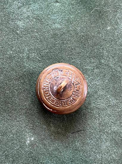 NOR. Bouton de gilet de l’équipage Saint...