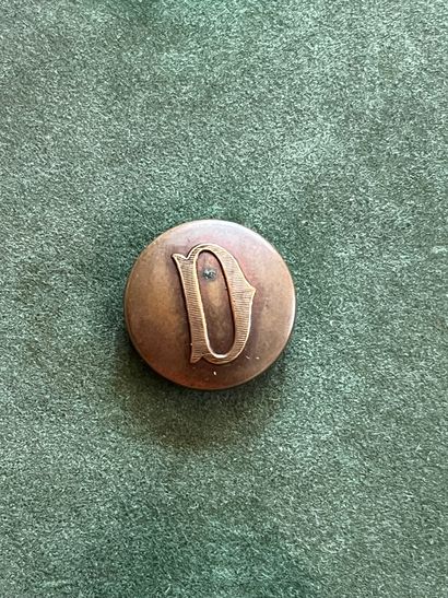 TOU. Bouton de gilet de l’équipage Delaunay...