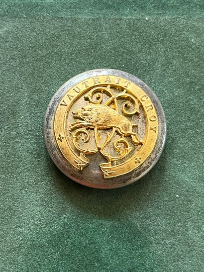 NIV. Bouton de tenue du vautrait de Croÿ...
