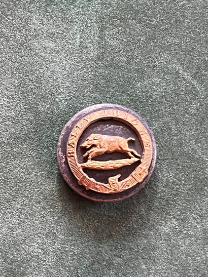 ANJ. Bouton de gilet du rallye Juigné (1901-1924)Marquis...