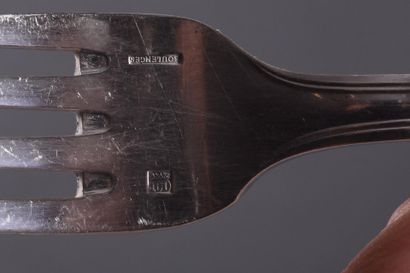 BOULENGER. A silver-plated household set,...