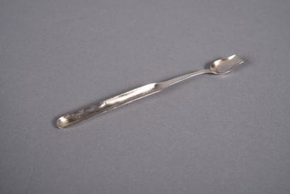 Silver salt and marrow scoop. Minerve hallmark....