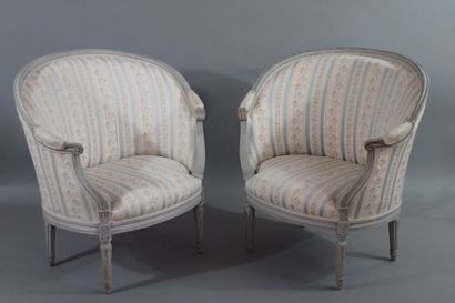 Pair of corbeille marquises in grey rechampi...