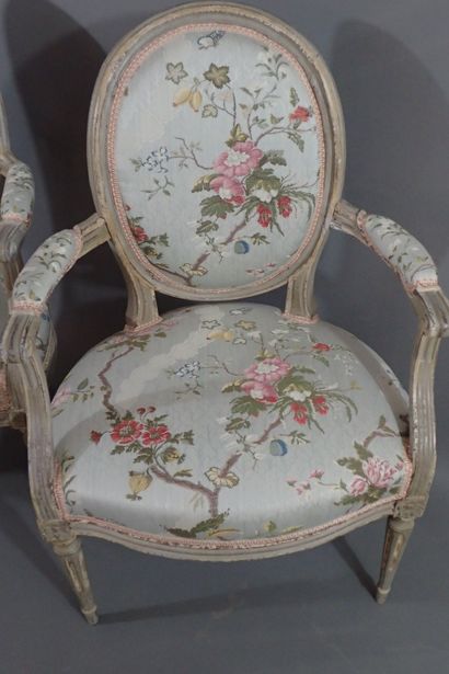 Four molded beech cabriole armchairs with...