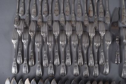 Silver dinner service with rich scroll, laurel...
