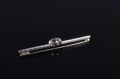 Barrette brooch in platinum (850 thousandths)...