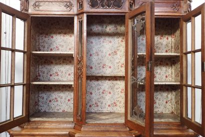 Two-body sideboard with central recess in...
